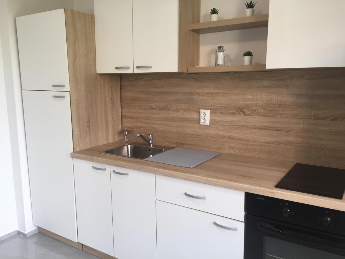 Apartman Sonas 2 With Free Private Parking Karlovac Extérieur photo